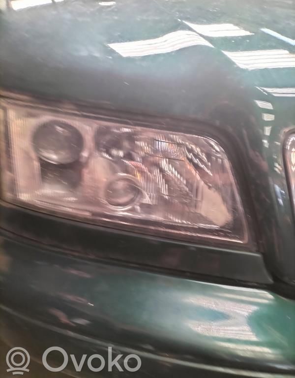 Audi A8 S8 D2 4D Scheinwerfer 