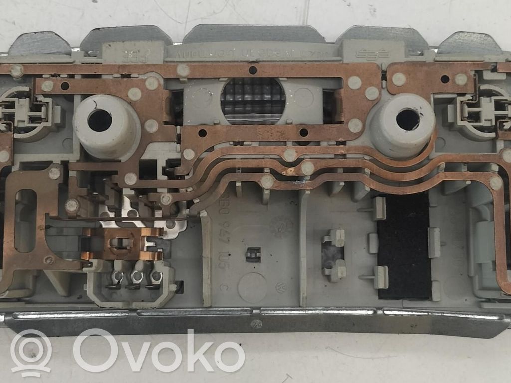 Skoda Octavia Mk1 (1U) Etuistuimen valo 