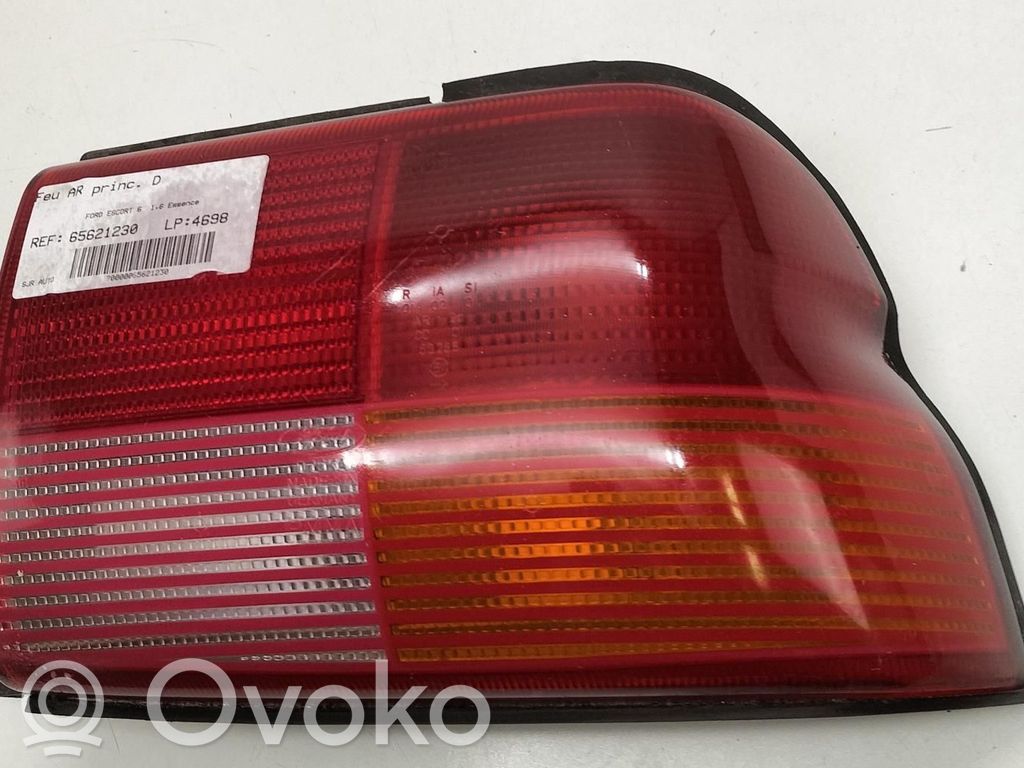 Ford Escort Aizmugurējais lukturis virsbūvē 