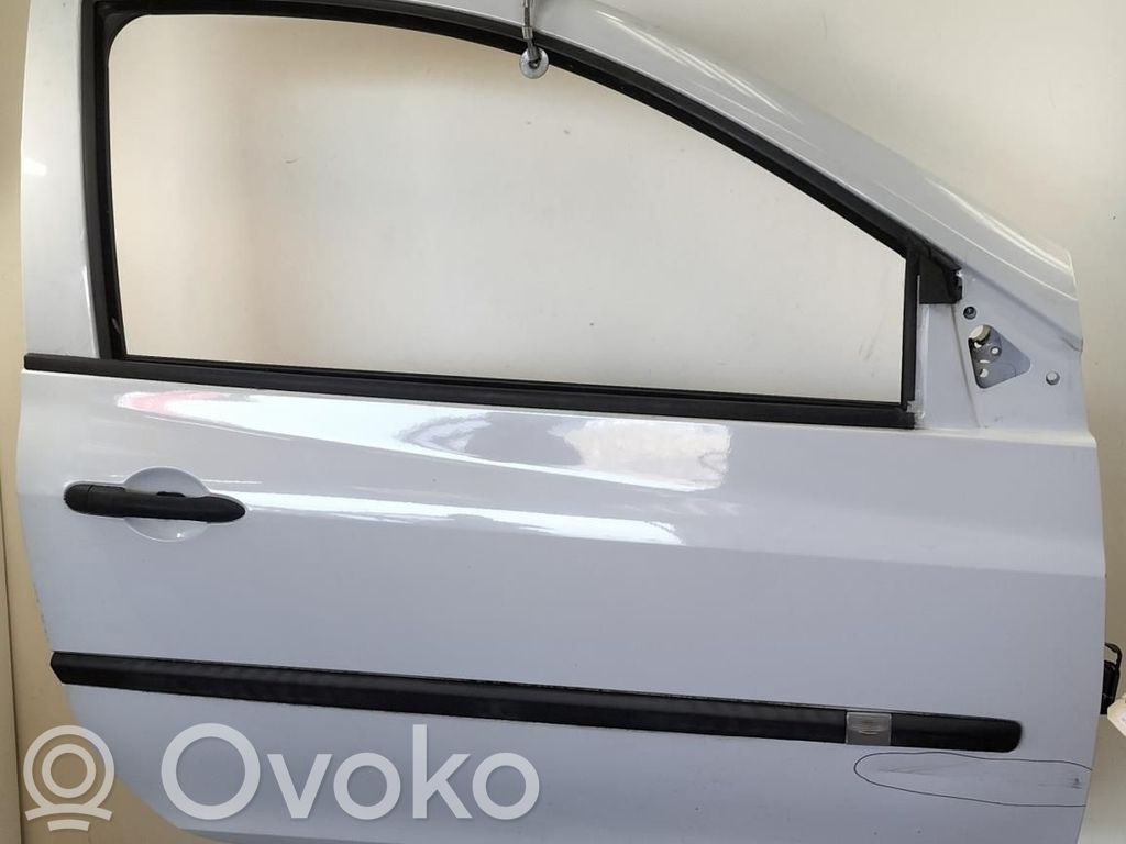Renault Clio III Puerta delantera 