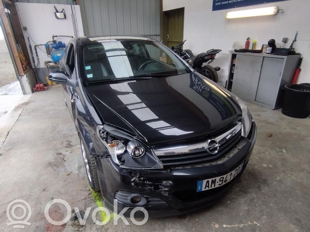 Opel Astra H Starteris 