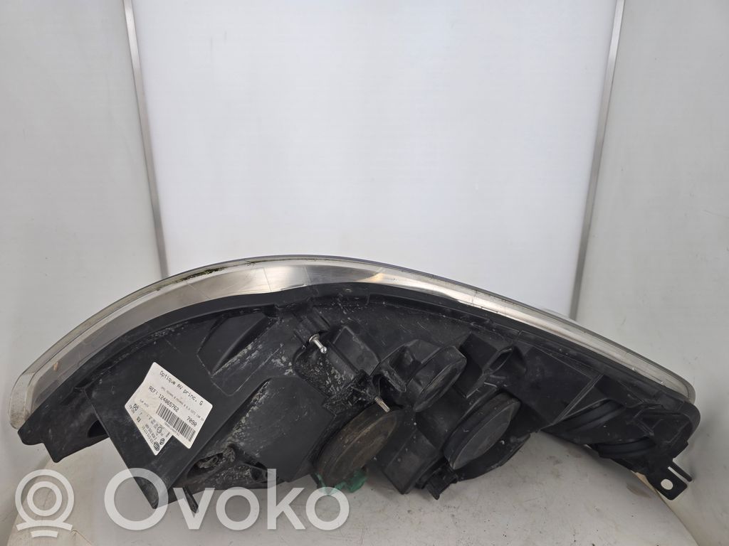 Opel Movano B Lampa przednia 