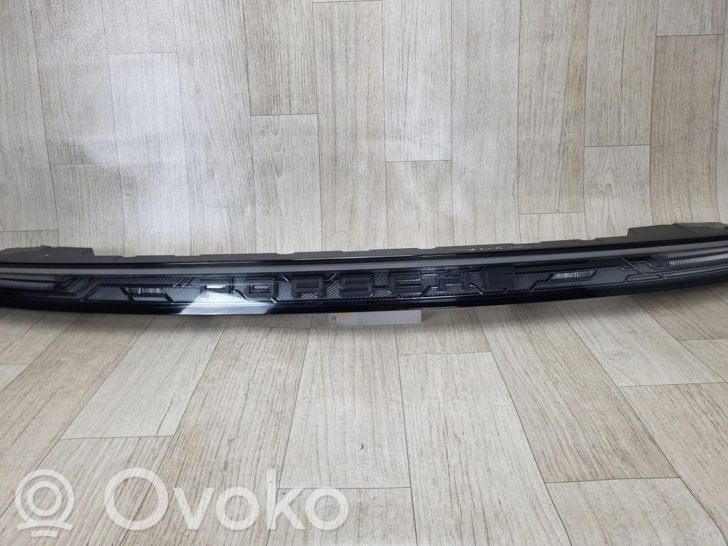 Porsche Taycan 9J1 Takaluukun takavalot 
