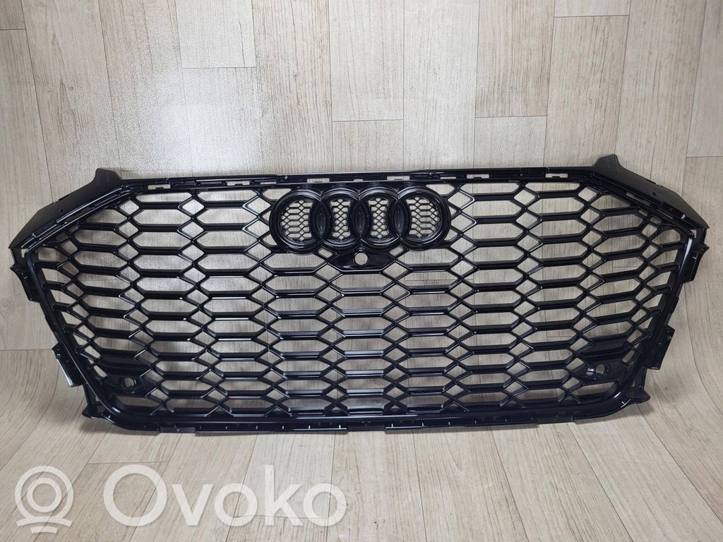 Audi RS4 B9 Etupuskurin ylempi jäähdytinsäleikkö 