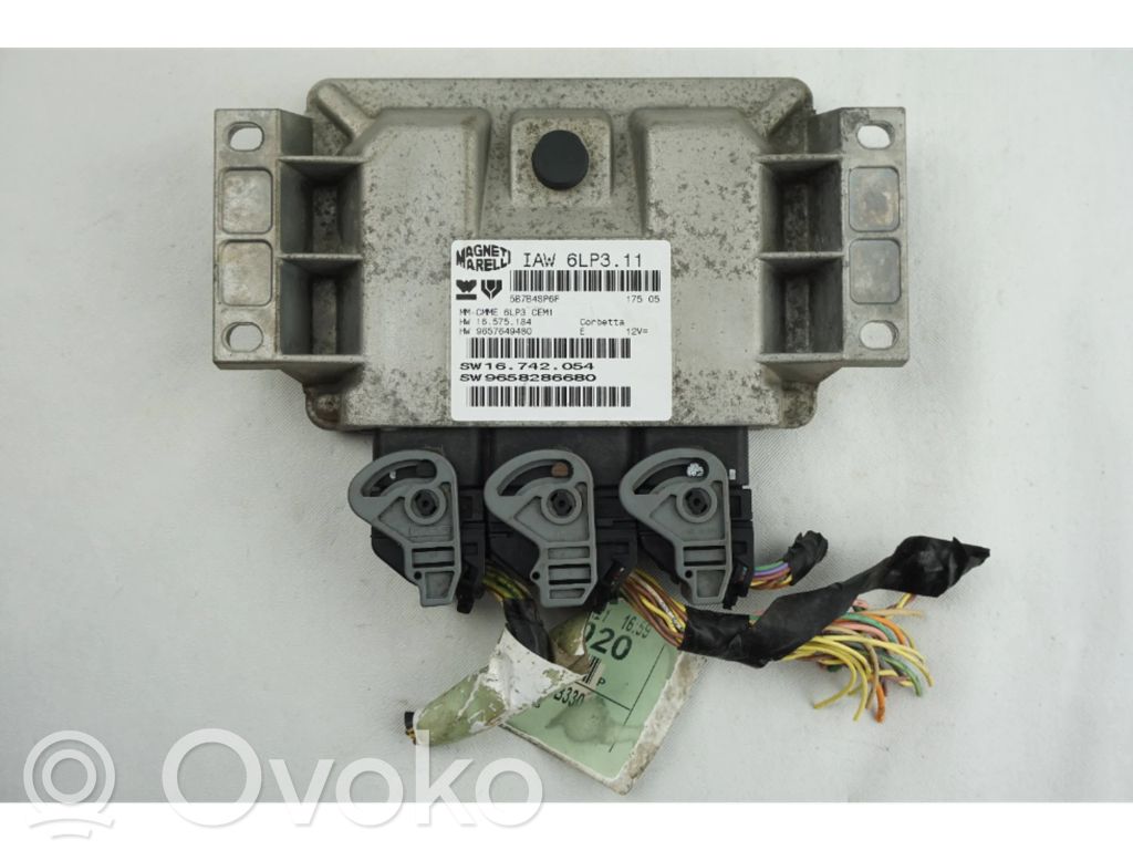 Peugeot 407 Engine control unit/module 