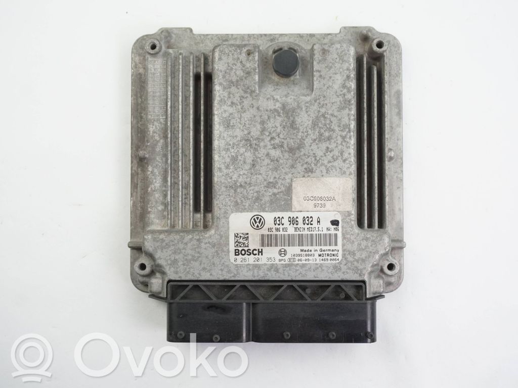 Volkswagen Golf V Engine control unit/module 