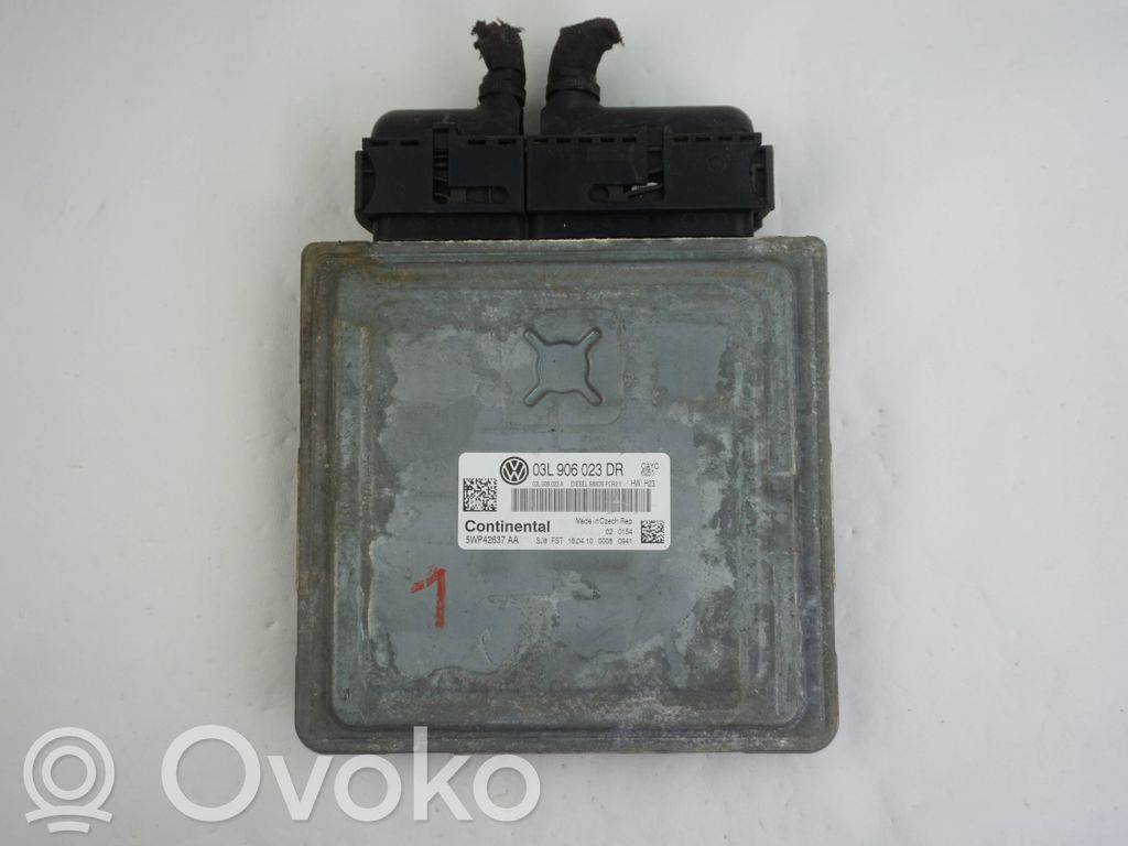 Volkswagen Golf VI Engine control unit/module 