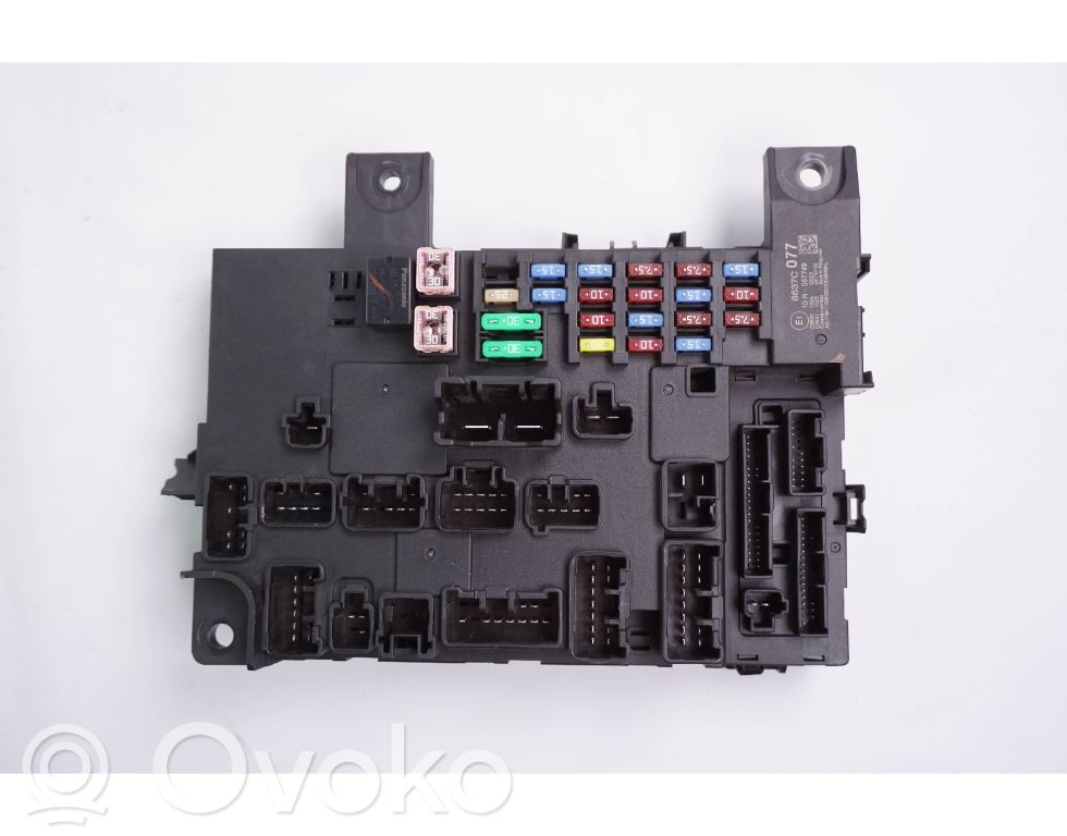 Mitsubishi Eclipse Cross Módulo de fusible 