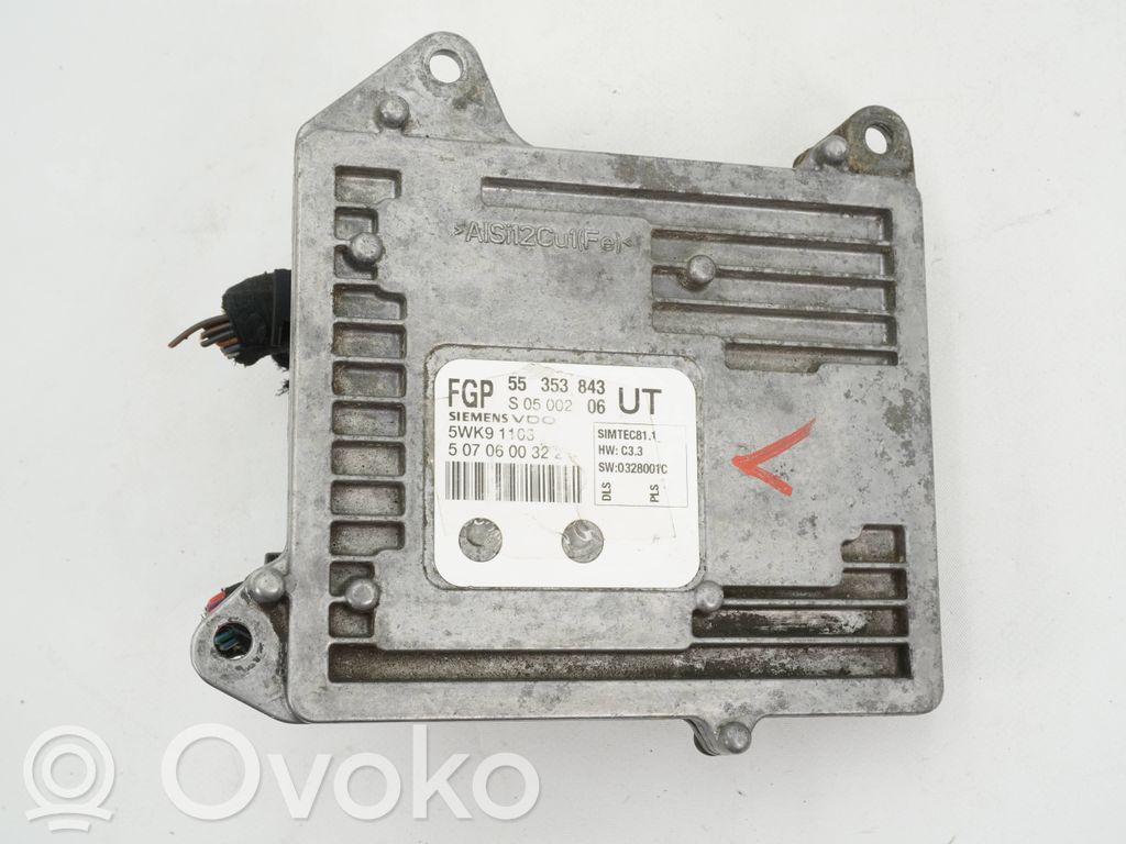 Opel Zafira B Engine control unit/module 