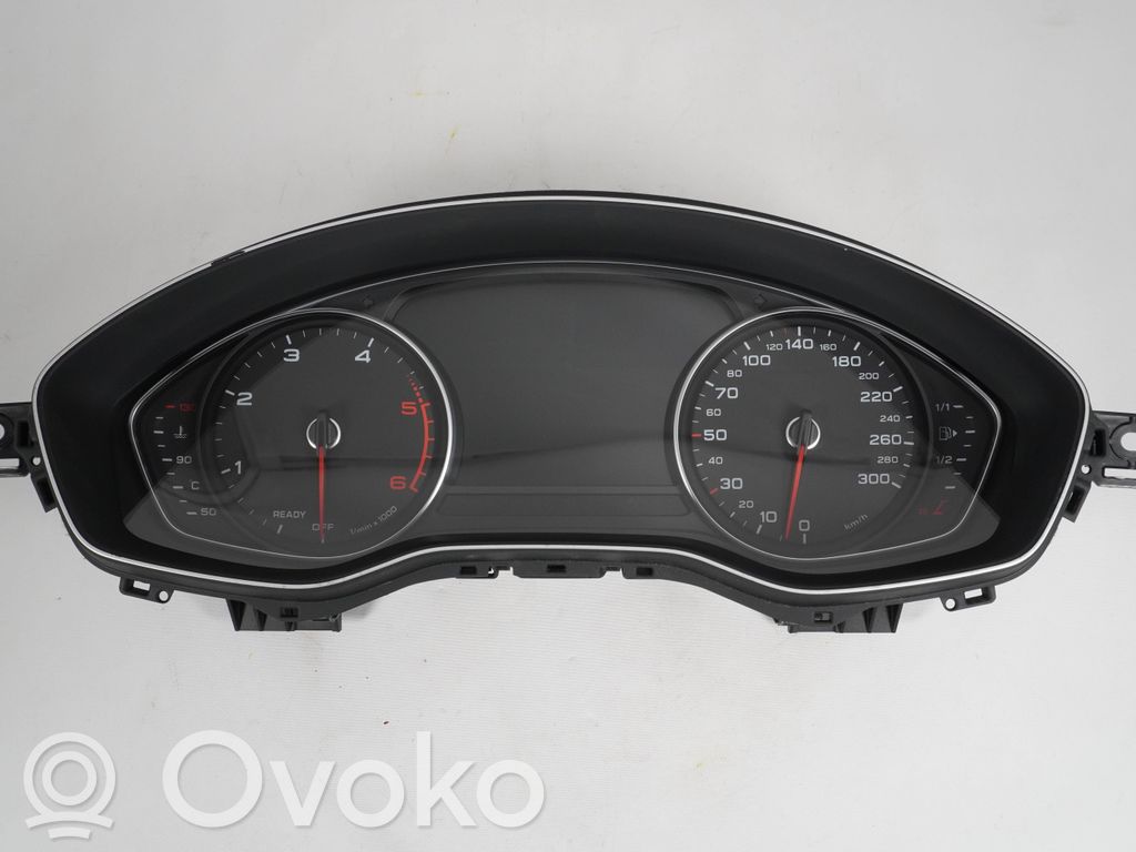 Audi A4 S4 B9 Licznik / Prędkościomierz 