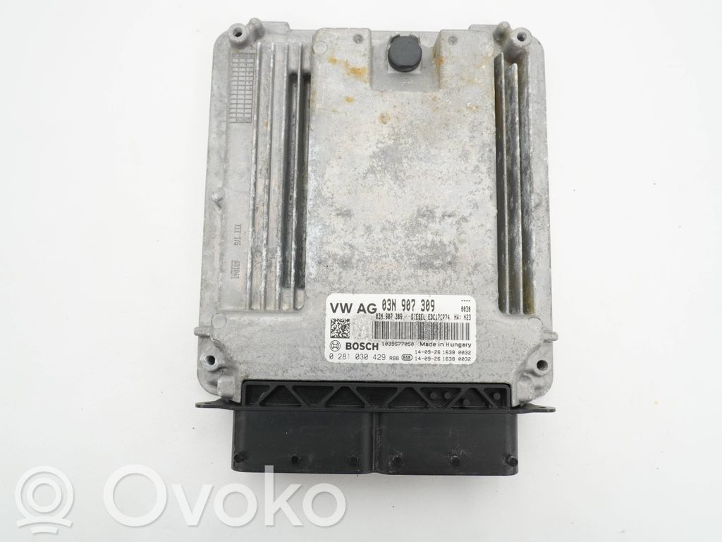 Volkswagen PASSAT B8 Engine control unit/module 
