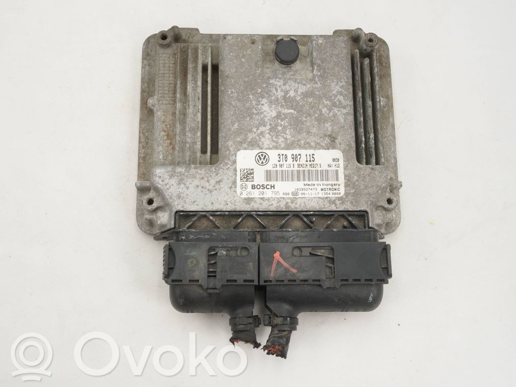 Volkswagen PASSAT B6 Engine control unit/module 