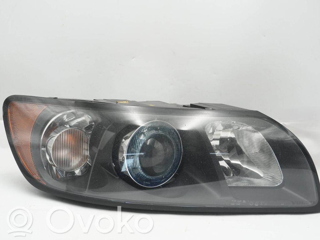 Volvo V50 Lampa przednia 