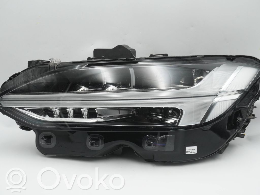 Volvo S90, V90 Lampa przednia 
