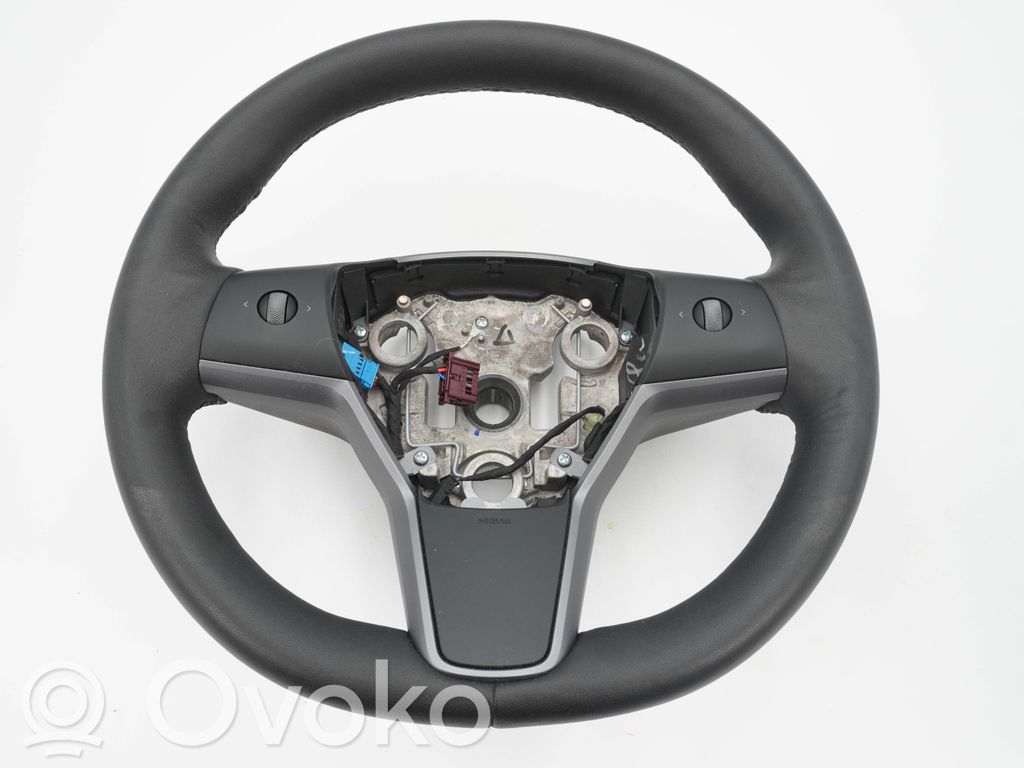 Tesla Model Y Steering wheel 