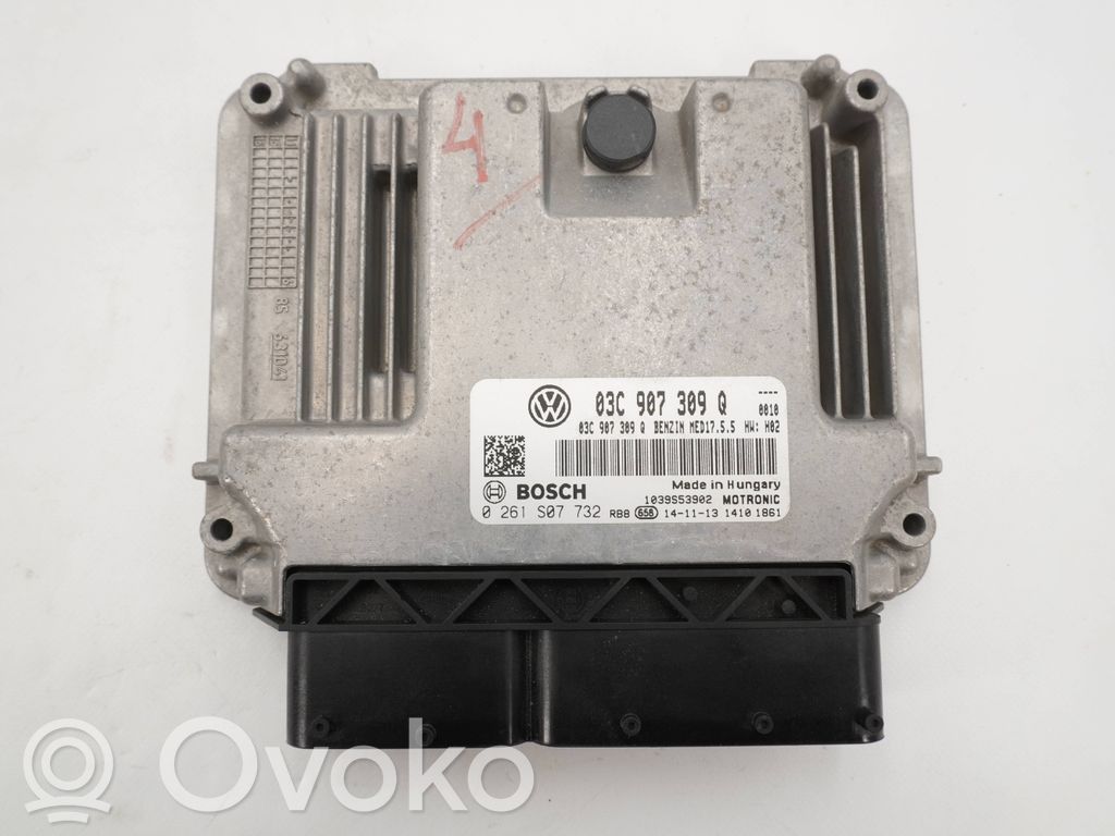 Volkswagen Touran II Engine control unit/module 