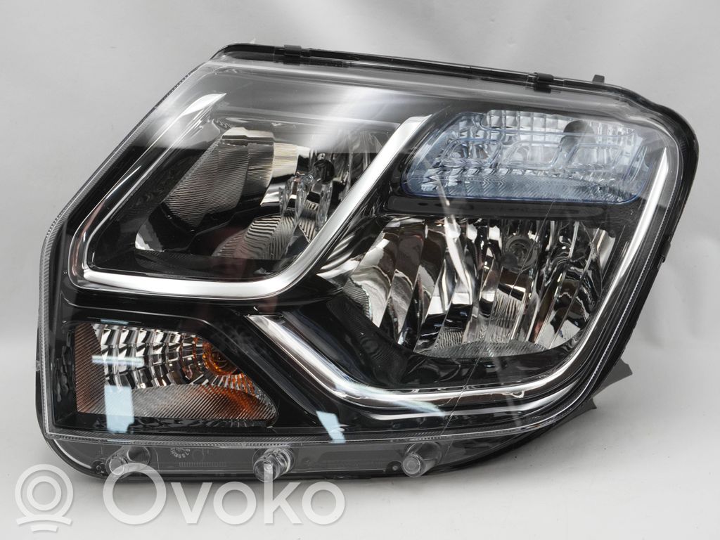 Dacia Duster Etu-/Ajovalo 