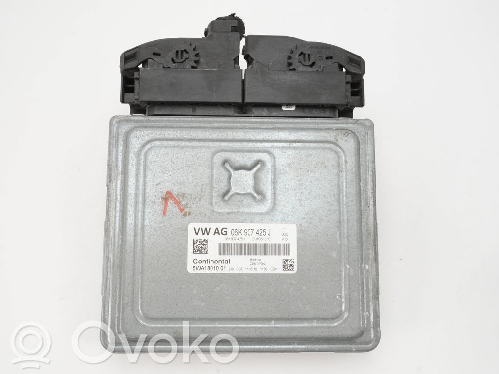 Volkswagen Golf VIII Engine control unit/module 