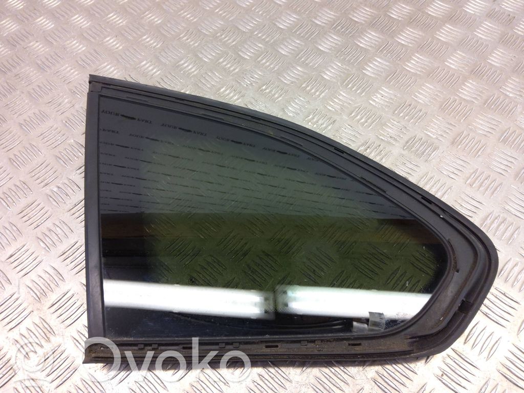 BMW X1 F48 F49 Geam lateral spate 