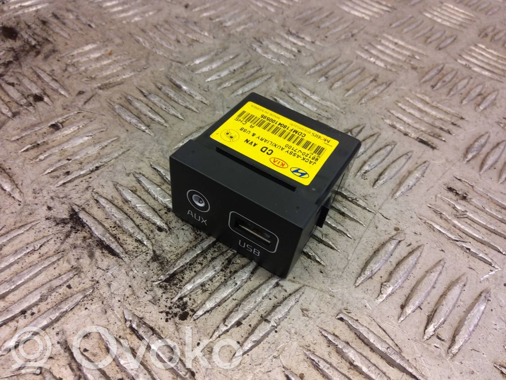 KIA Pro Cee'd III USB-pistokeliitin 