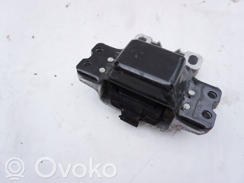 Engine mount bracket   APAPODUSZKA