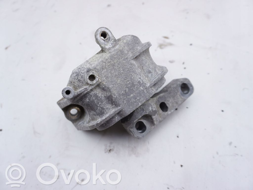 Skoda Superb B6 (3T) Engine mount bracket 