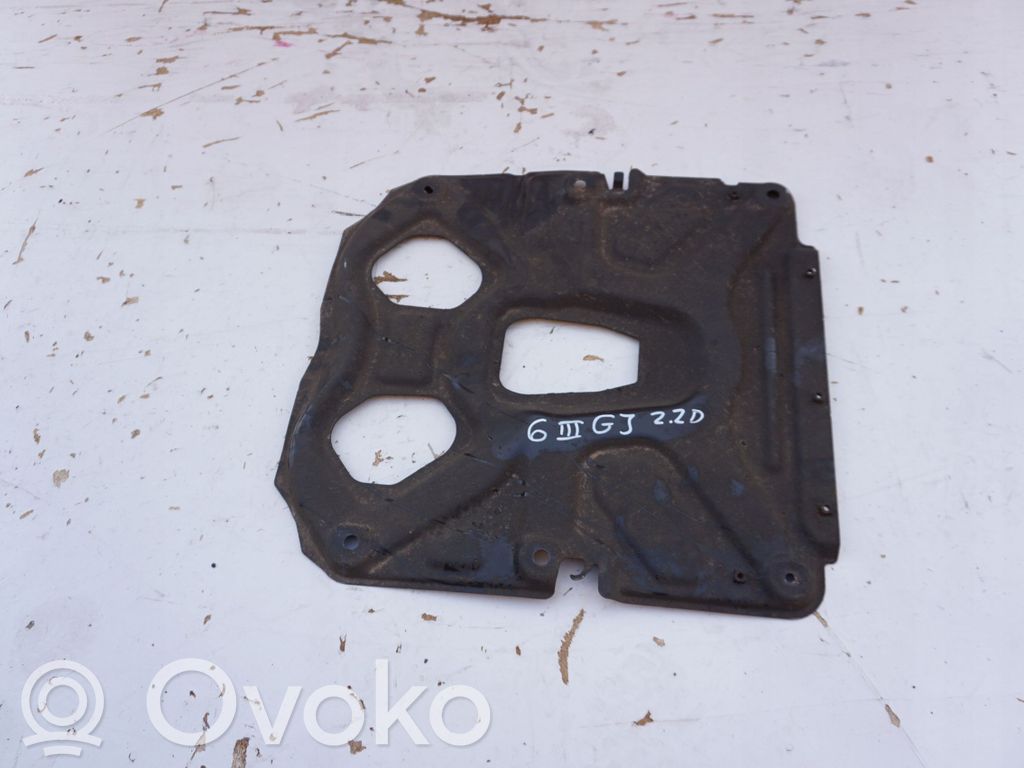 Engine splash shield/under tray   STREFAOSONA