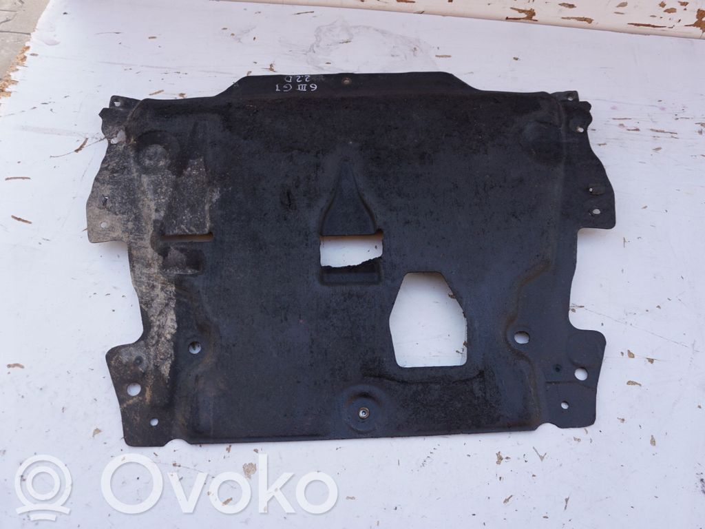 Engine splash shield/under tray   STREFAOSONA