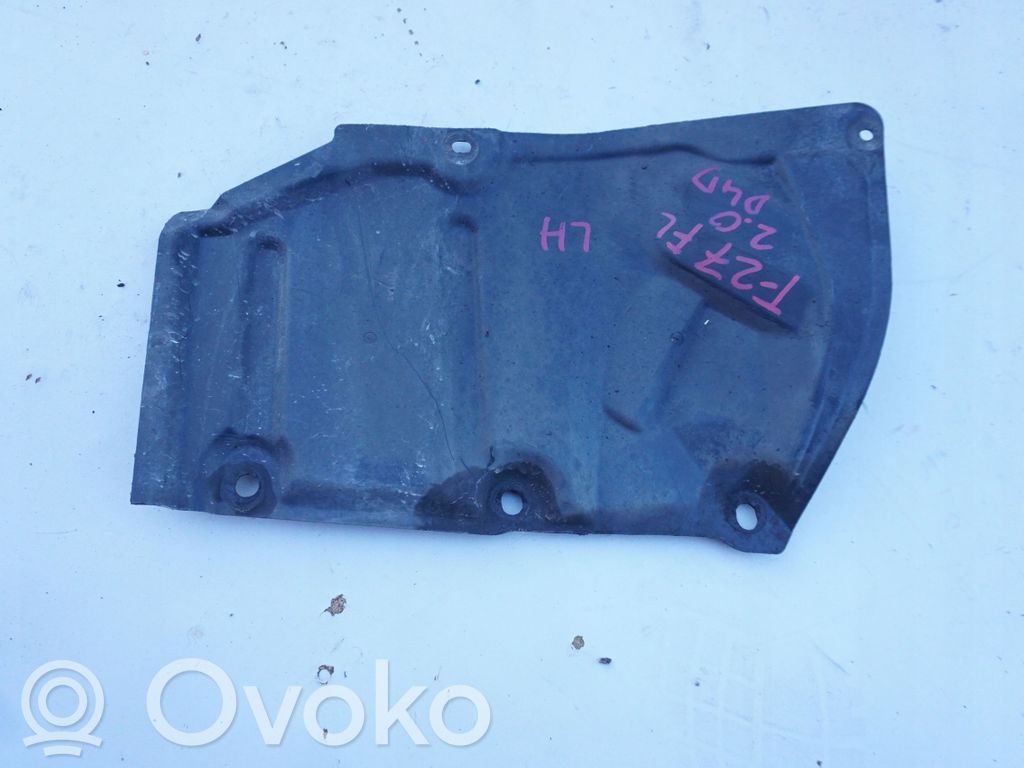Toyota Avensis T270 Engine splash shield/under tray 