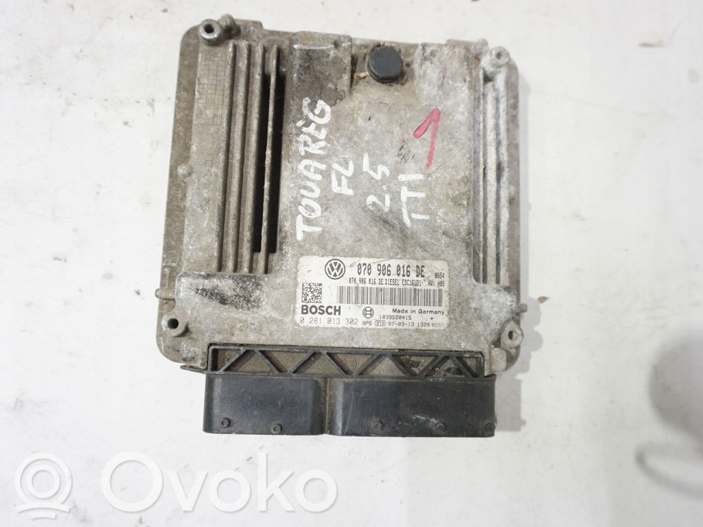 Volkswagen Touareg I Engine control unit/module 