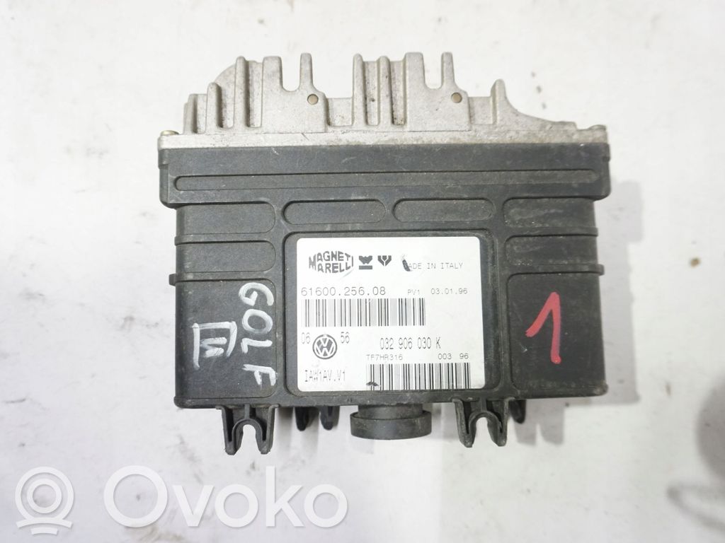 Volkswagen Golf III Engine control unit/module 