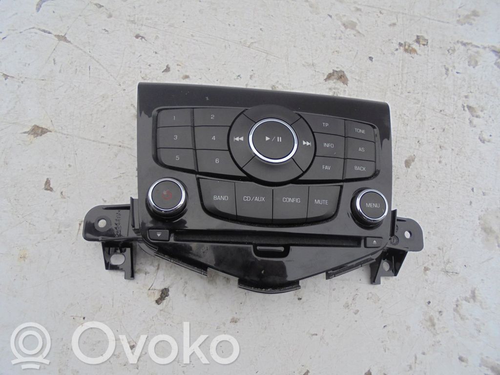 Chevrolet Cruze Panel radia 