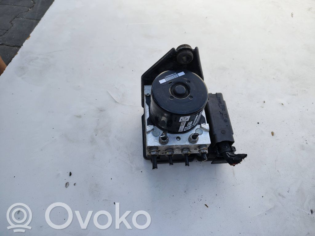 Volkswagen Jetta VI Bomba de ABS 