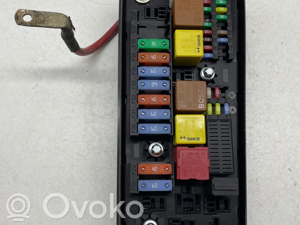 Opel Vectra C Saugiklių blokas 