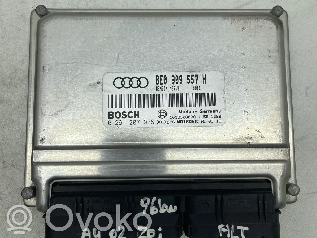 Audi A4 S4 B6 8E 8H Moottorin ohjainlaite/moduuli 
