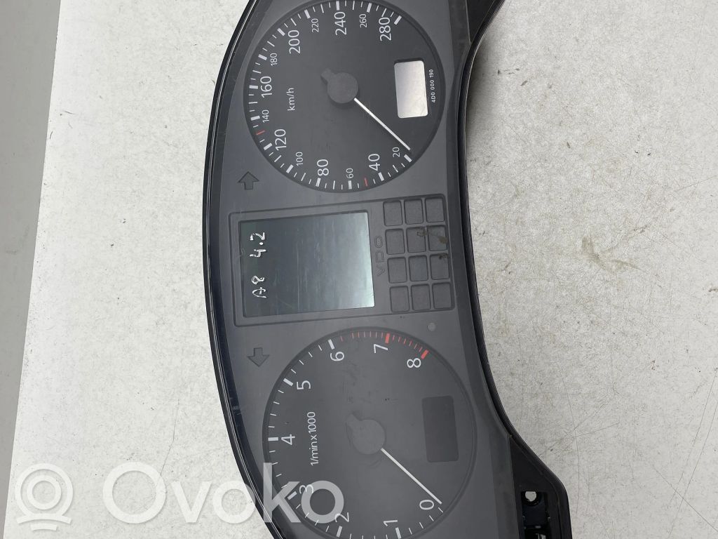 Audi A8 S8 D2 4D Speedometer (instrument cluster) 