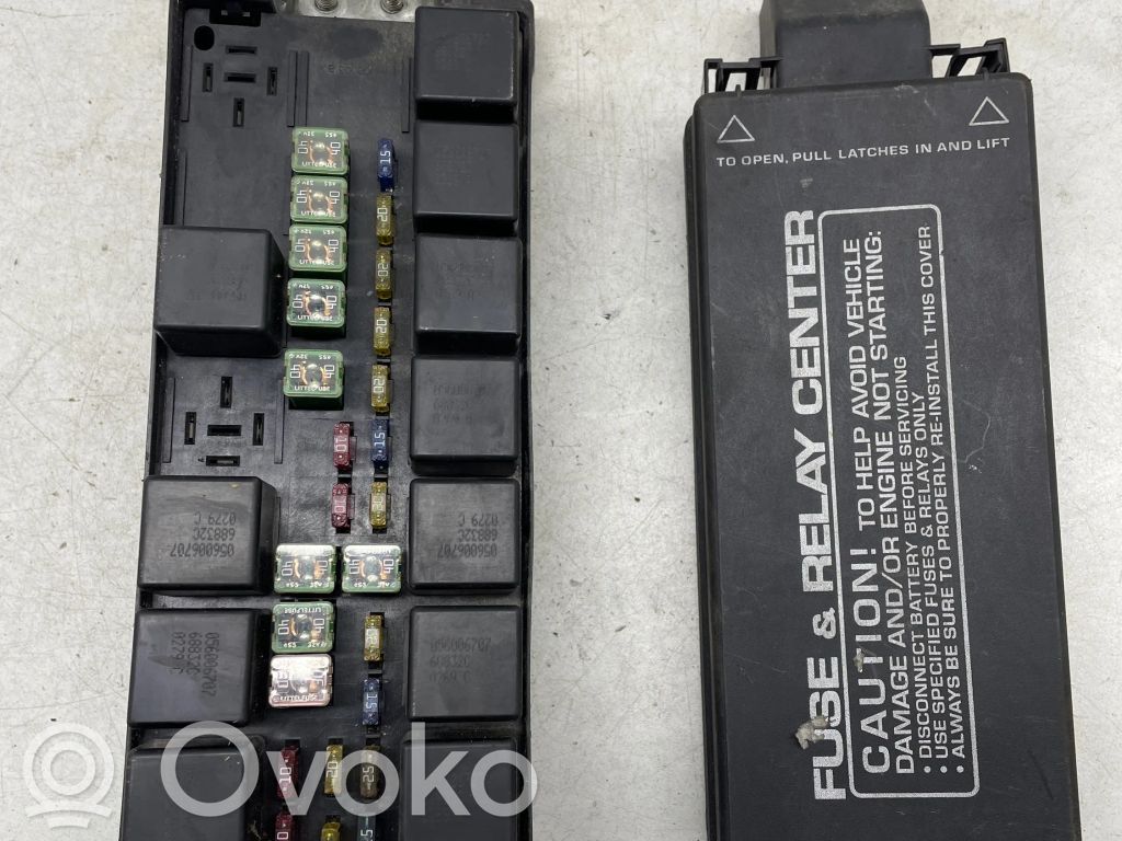 Chrysler Voyager Fuse box set 