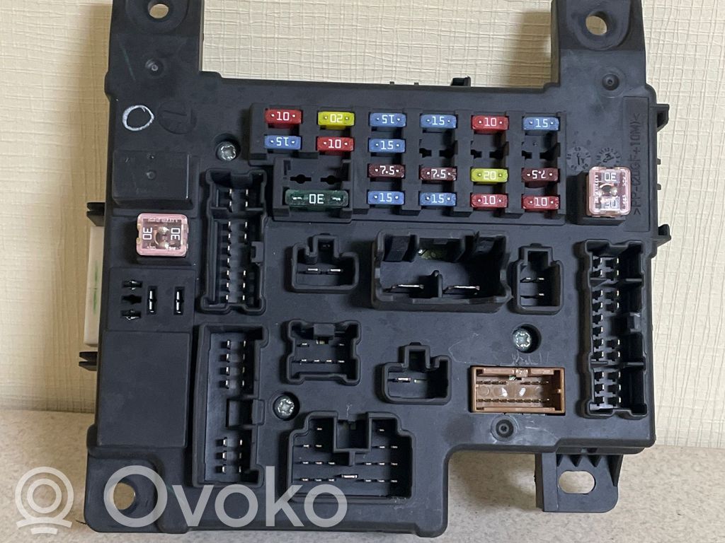 Mitsubishi Outlander Fuse module 