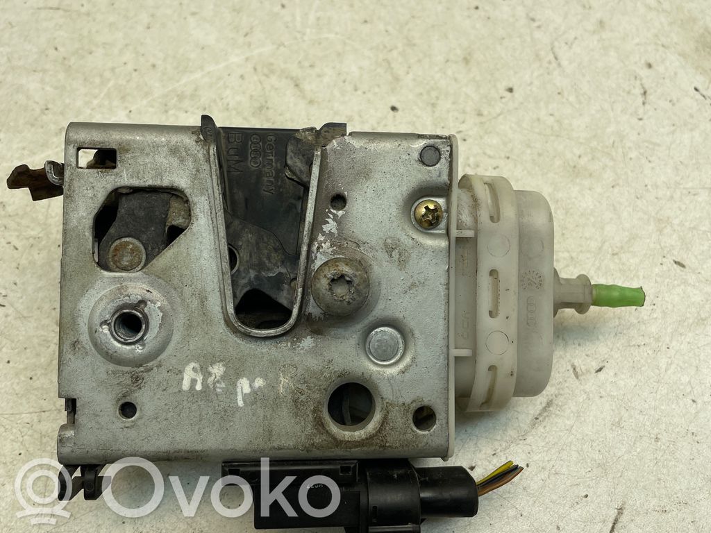 Audi A8 S8 D2 4D Etuoven lukko 