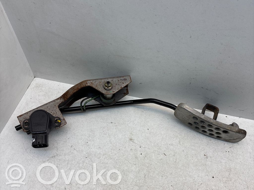 Nissan X-Trail T30 Accelerator throttle pedal 