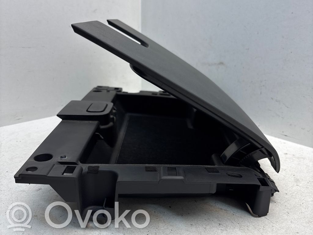 Ford C-MAX I Daiktadėžė 
