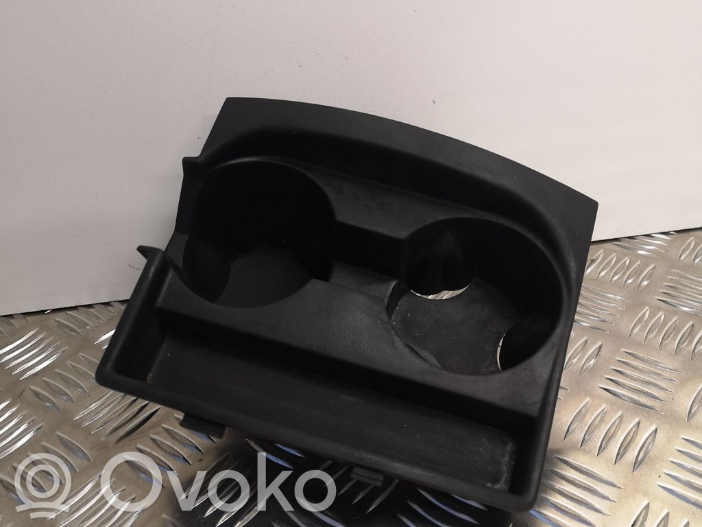 Jeep Cherokee Cup holder front 