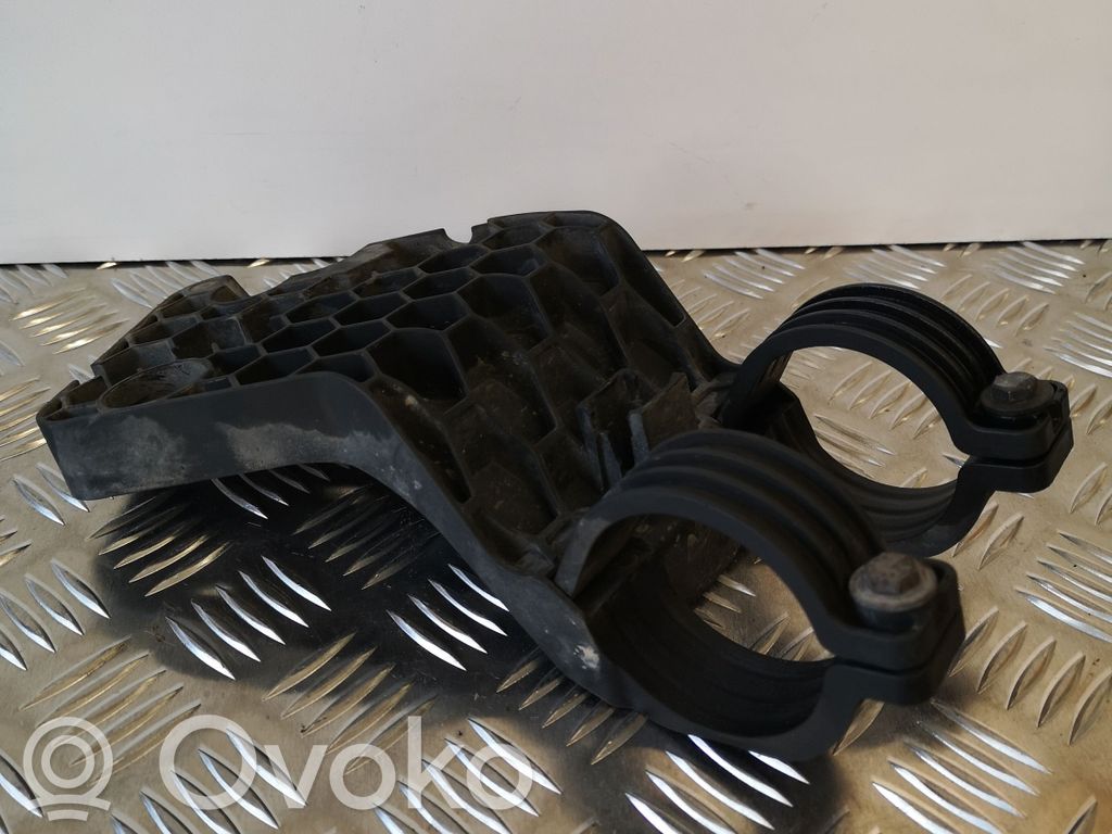 BMW X5 E70 Fuel filter bracket/mount holder 