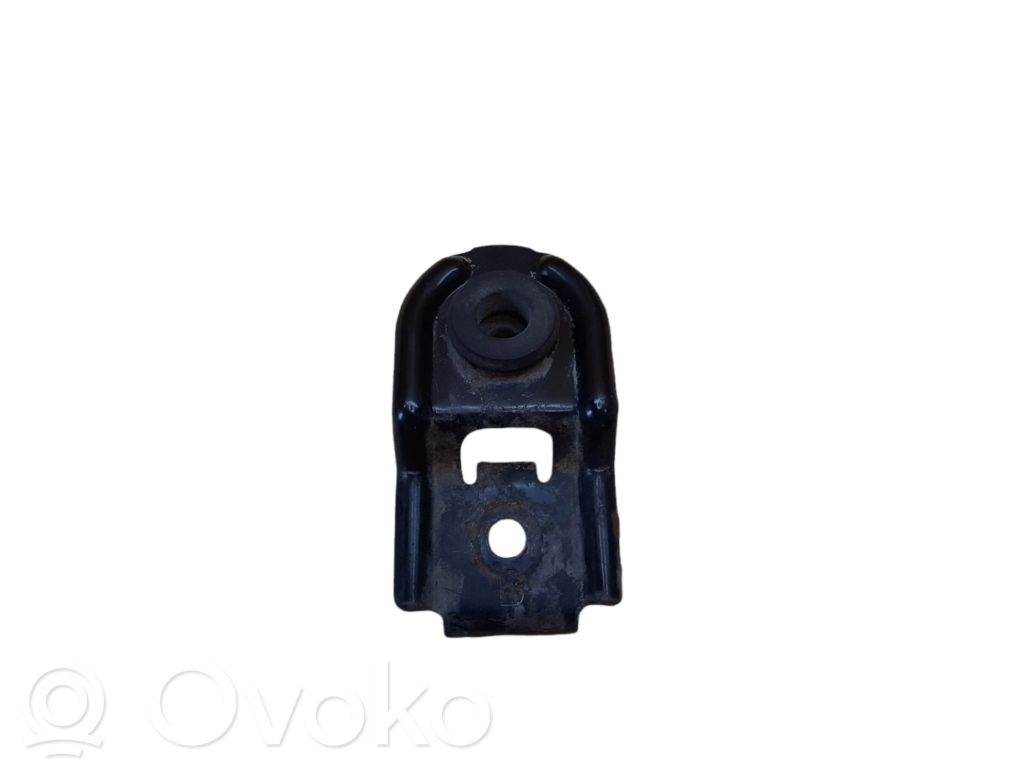 Subaru Legacy Radiator mount bracket 