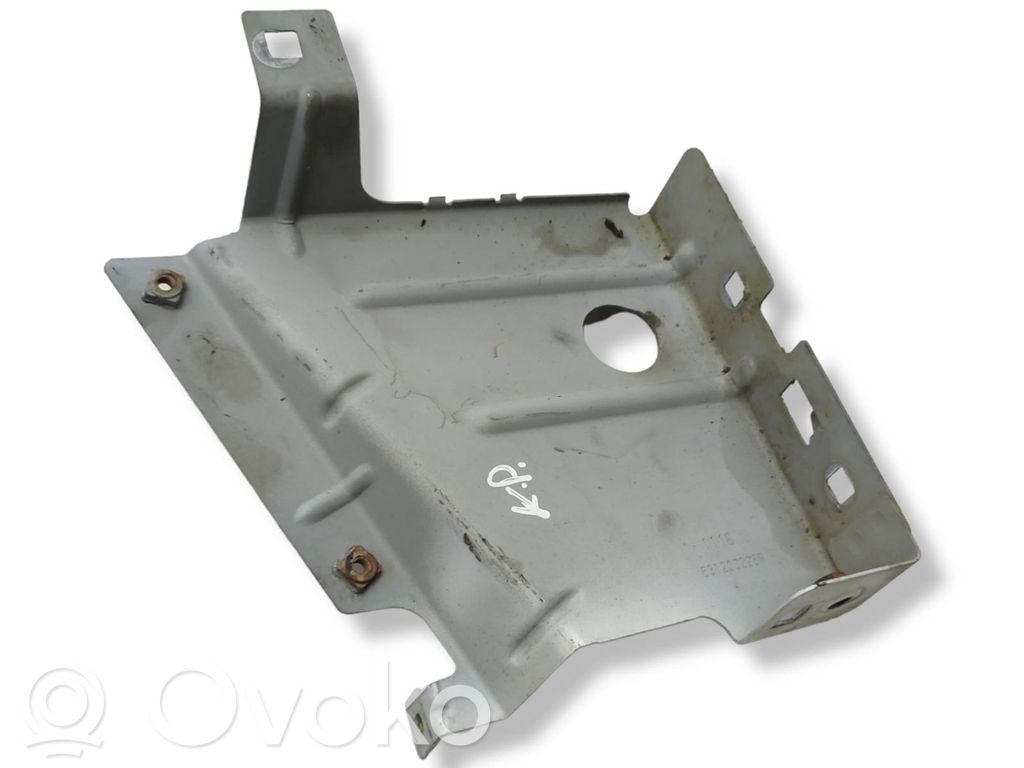 Uchwyt / Mocowanie błotnika przedniego   631236296R,1118G