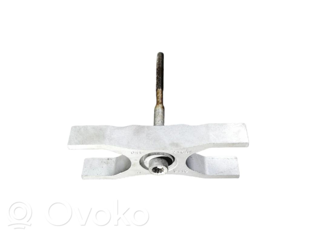 Audi A7 S7 4K8 Fuel Injector clamp holder 