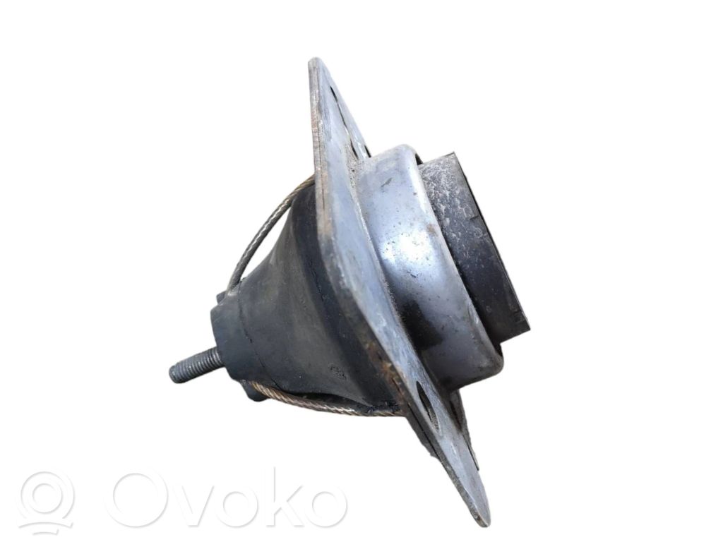 Renault Trafic II (X83) Engine mount bracket 