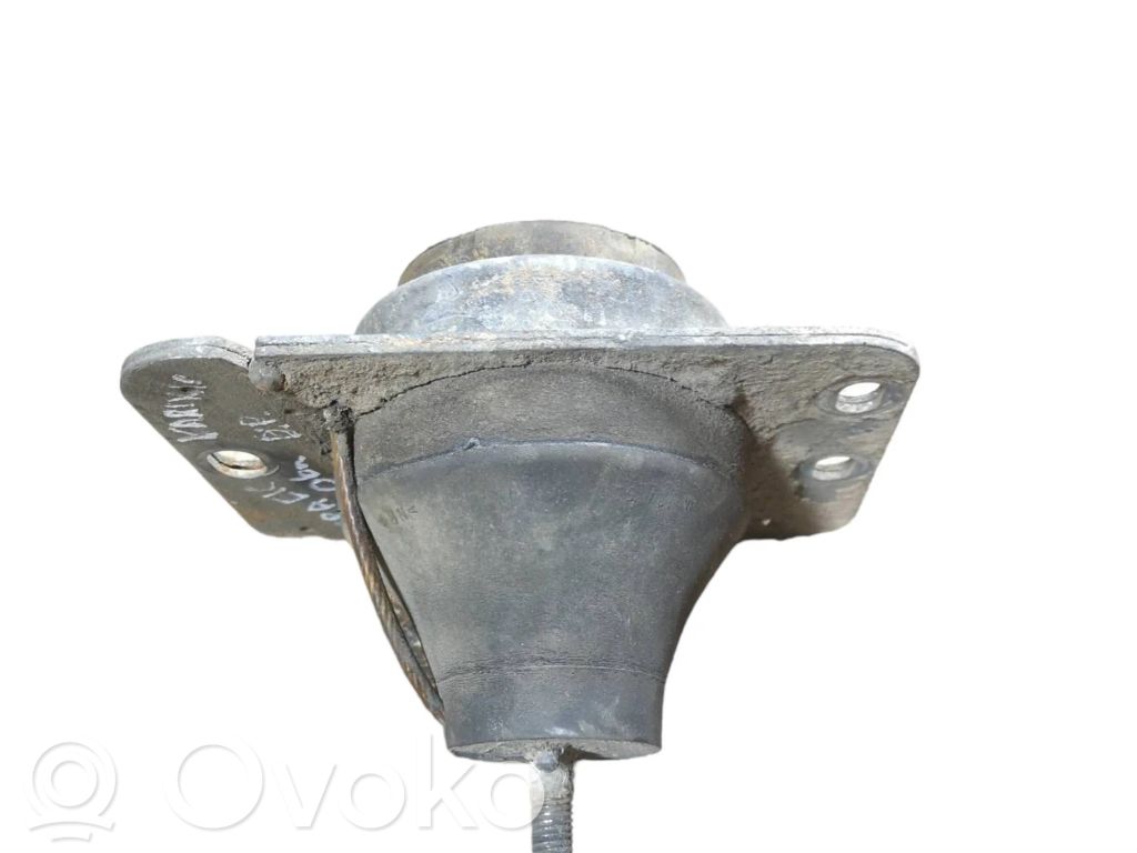 Opel Vivaro Engine mount bracket 
