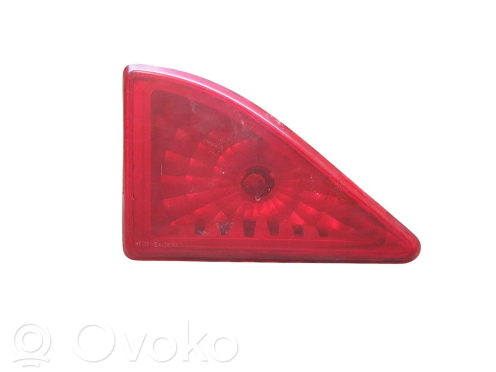 Renault Master III Luz de freno adicional/tercera 