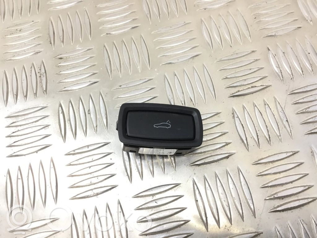 Porsche Macan (95B) Tailgate/trunk/boot open switch 